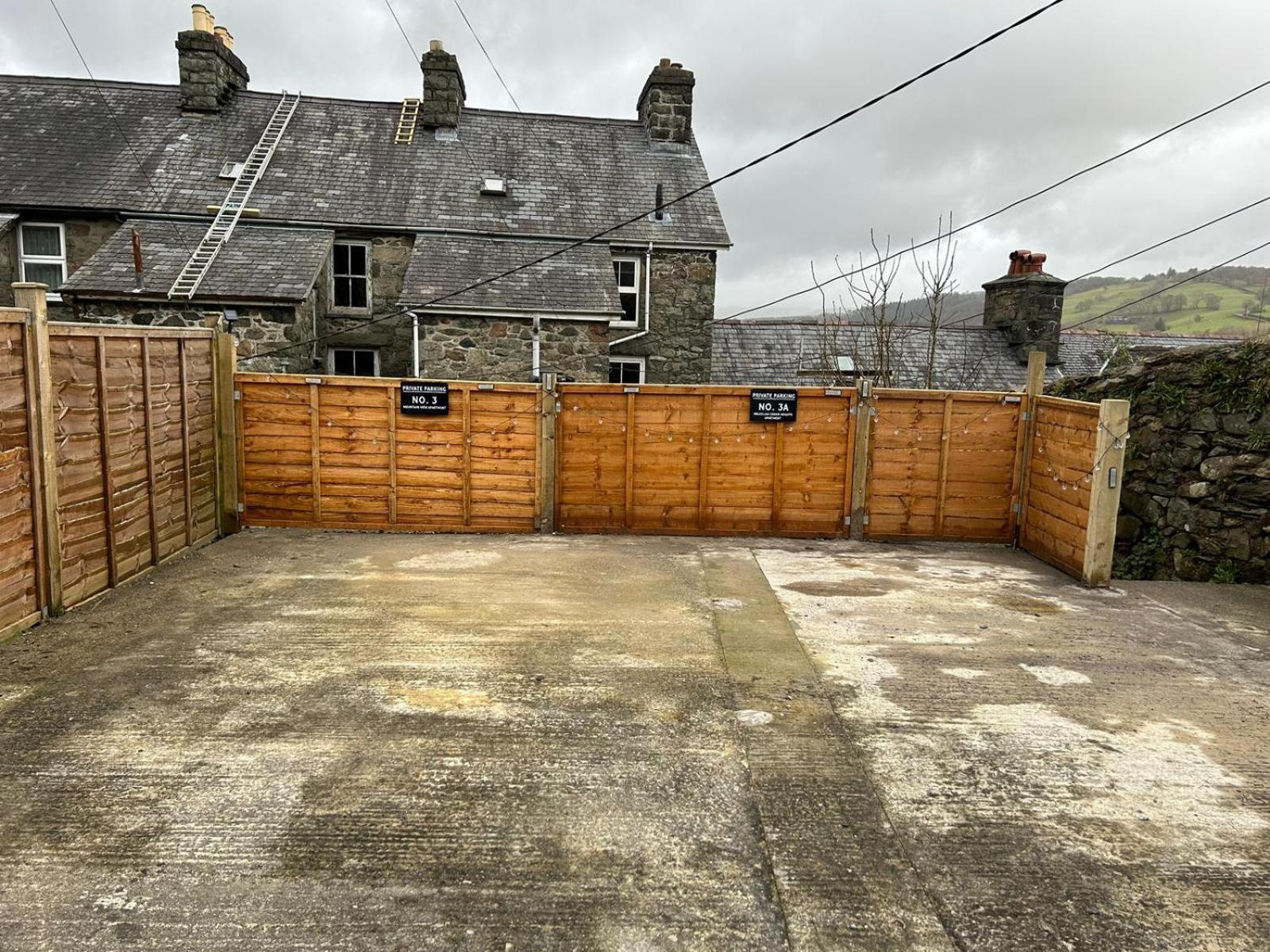Dolgellau Grand Heights Apt Exterior photo